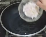 A picture of step 1 of Noodle soup.