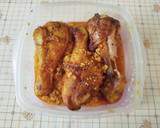 Foto del paso 9 de la receta: Muslitos de pollo especiados con cuscús en Airfryer o al horno