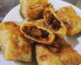 Foto langkah ke 14 dari resep Martabak Kari Kentang Kornet.