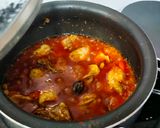 A picture of step 3 of Punjabi chicken masala.