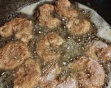 Foto del paso 2 de la receta: Rabas, cornalitos y langostinos rebozados con harina integral