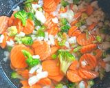 Zöldséges üvegtésztás egytálétel🥘 recept fázis 2 fotója