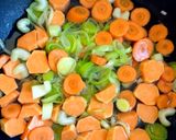 Sok zöldséges csicseriborsó, tejszínes mártásban recept fázis 3 fotója