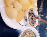A picture of step 10 of Golgappe with Teekha pani.