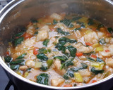 Foto del paso 7 de la receta: Potaje de alubias con bacalao desmigado y espinacas