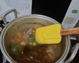Foto langkah ke 4 dari resep Sop Ayam Daging Bakso Simpel.