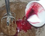 A picture of step 4 of Red Velvet çhoçolate inside Cupcakes with cream cheese frosting.