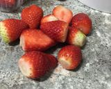 Foto del paso 2 de la receta Ensalada Romántica con Corazones de Fresas (San Valentín)