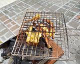 Hình bước làm 3 của món Mực nướng sa tế - heo rừng nướng chao