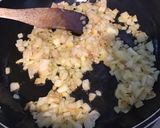 Une image de l'étape 3 de Mijoté de pleurotes aux tomates et oignon de roscoff.