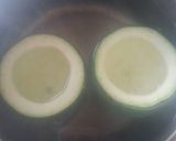 Foto del paso 3 de la receta Calabacines rellenos de pollo y ciruelas