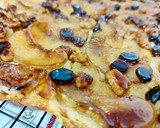 Foto del paso 6 de la receta: Tarta hojaldrada de manzana con nueces y pasas caramelizadas