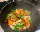 A picture of step 3 of Tony’s Chicken stir Fry.