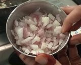 मुळयाच्या पानाची भाजी (mulyachya panachi bhaji recipe in marathi) रेसिपी स्टेप 1 फोटो 