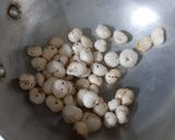 स्वादिष्ट मखाना खीर (Swadisht makhana kheer recipe in Hindi) रेसिपी चरण 1 फोटो