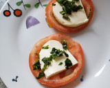 Foto del paso 1 de la receta: Ensalada de tomate y queso 🍅 🧀
