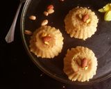A picture of step 3 of Keseriya suji halwa.