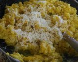 A picture of step 2 of SweetCorn and Maize Flour cheesy khicha.