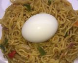 A picture of step 4 of Indomie jollof.