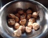 A picture of step 4 of Steamed Momos with masala e magic.