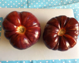 Foto del paso 1 de la receta: Fuente de queso a la plancha con tomates negros