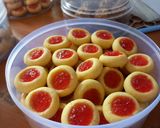 Foto langkah ke 11 dari resep Thumbprint cookies.