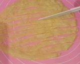 Foto langkah ke 5 dari resep Roti Maryam Topping Kental Manis Dan Meises.