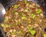 Foto langkah ke 3 dari resep Tumis cumi asin Pete.