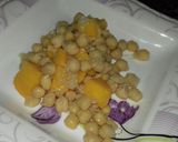A picture of step 6 of Dhaba style chana chaat.
