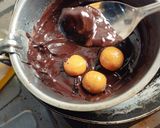 Foto langkah ke 3 dari resep Bola - Bola Cokelat Simple Bahan.