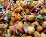 A picture of step 5 of White chickpeas chaat.