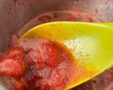Foto langkah ke 1 dari resep Strawberry compote.