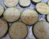 Foto del paso 2 de la receta: Berenjena con salsa de yogur, miel y pipas de calabaza