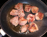 Foto del paso 1 de la receta: Carrilleras al vino tinto
