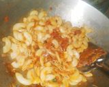 A picture of step 2 of Chilli masala Macaroni delight.
