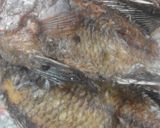 Foto langkah ke 2 dari resep Ikan Mujair Bumbu Acar.