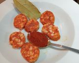 A picture of step 1 of Macaroni with Chorizo.