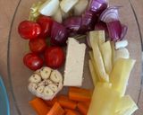 Sült kacsamell sült zöldséges szósszal, házi szélesmetélttel recept fázis 2 fotója