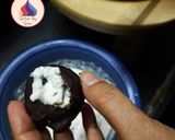A picture of step 3 of Walnut Chocolate Puchka.
