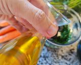 Foto del paso 3 de la receta: Salsa Mery con las hojas verdes de la zanahoria
