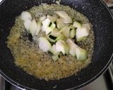 Foto del paso 1 de la receta: Huevos rellenos templados con cobertura de queso gratinado