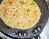 A picture of step 6 of Capsicum Papad Paratha.