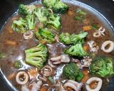 Foto langkah ke 5 dari resep Ca cumi brokoli wortel.