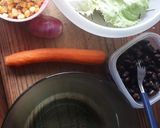 Foto del paso 1 de la receta: Ensalada con porotos frutillas