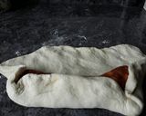 Foto del paso 4 de la receta: Bollo preñao de chorizo casero