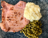 Foto del paso 3 de la receta: Sajonia con puré casero y guarnición de guisantes