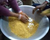 सोंठ गुड़ के लड्डू (Sonth Gur ke laddu recipe in hindi) रेसिपी चरण 7 फोटो