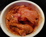 Foto del paso 2 de la receta: Pollo con mojo rojo y mezcla de hierbas!!