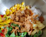 A picture of step 3 of Mexican Bhel with Leftover Roti Nachos.