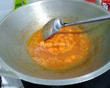 Foto langkah ke 3 dari resep Tumis Soun Oyong Telur.